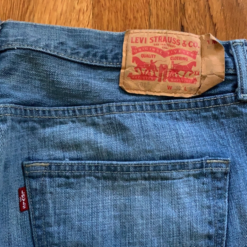 Levi’s 501 Light Wash Button Down Five Pocket Jea… - image 4